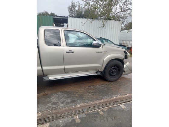 Toyota Hilux 2.5 D4D 145cv 2015 para peças